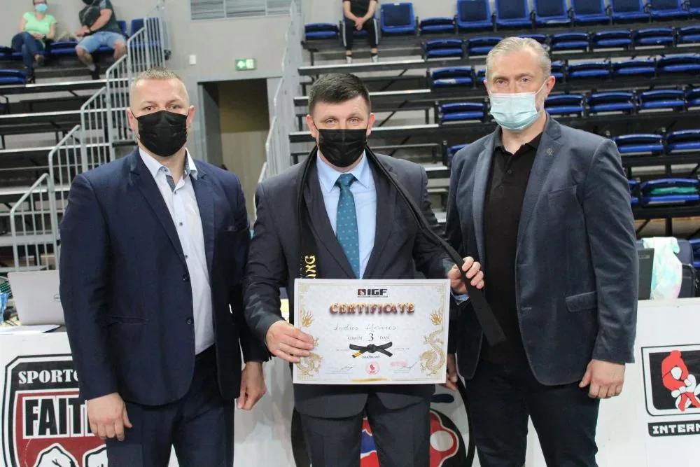 Graplingo imtynių puoselėtojams – juodi diržai
