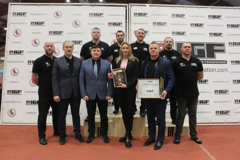Jubiliejinio graplingo taurės turnyro nugalėtoja tapo „Audra“, K.Smirnovui įteiktas šeštas danas