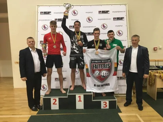 Per metus - į čempionus